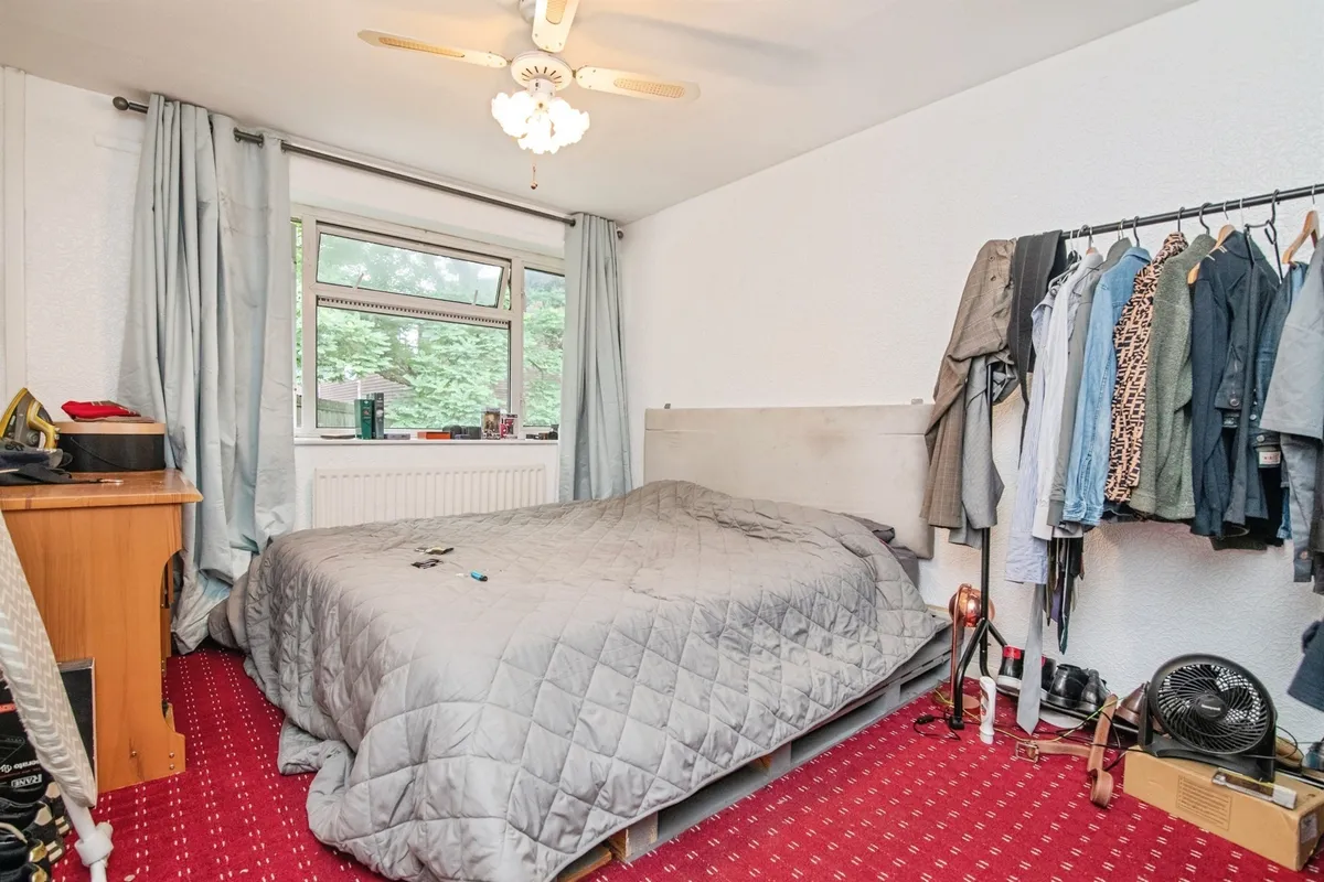 House Sunbury Close in Coseley