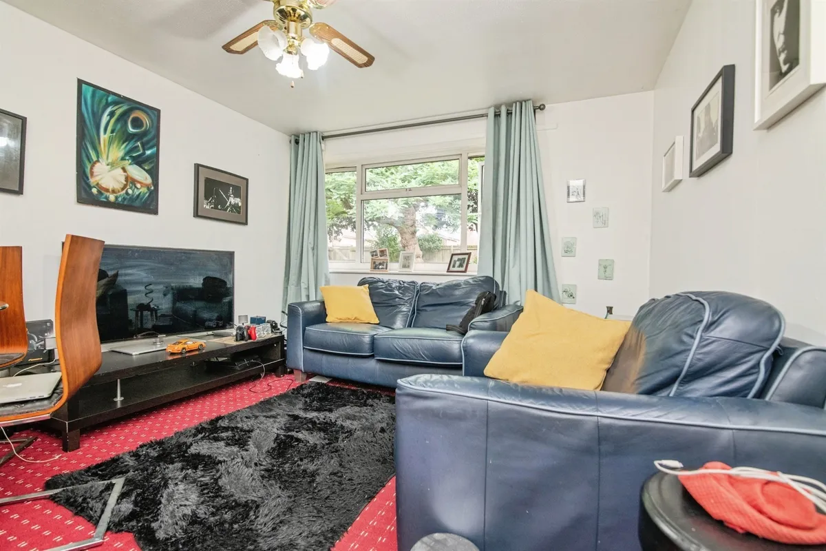House Sunbury Close in Coseley