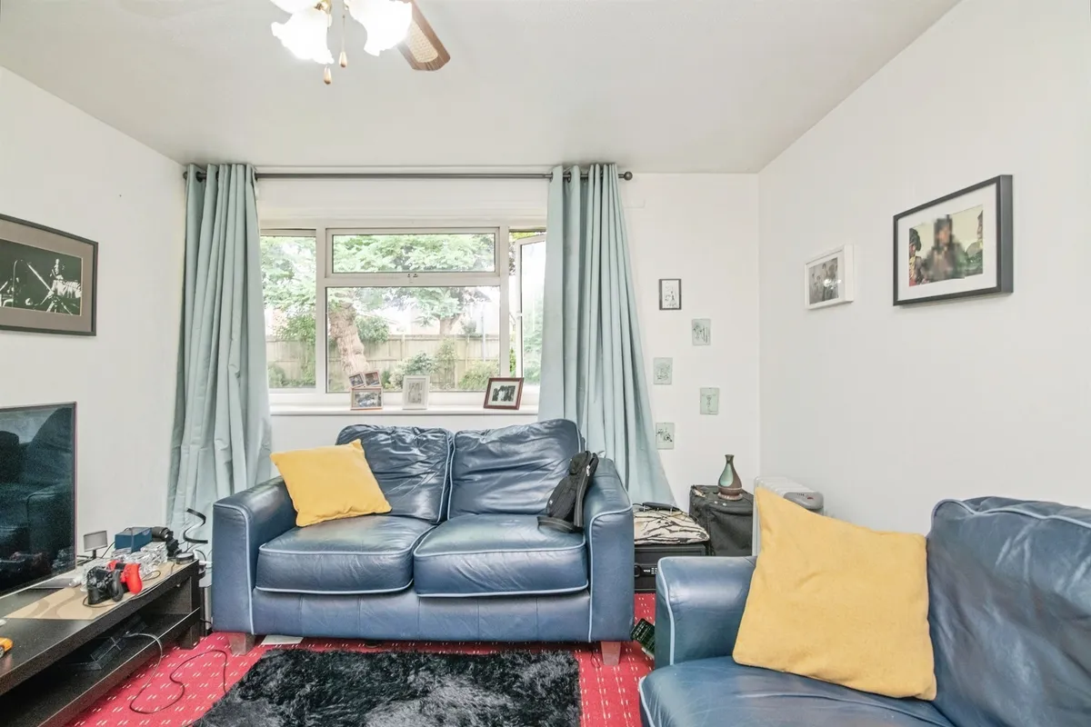 House Sunbury Close in Coseley