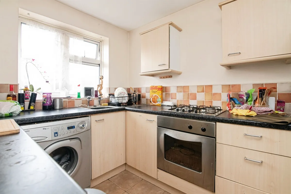House Sunbury Close in Coseley