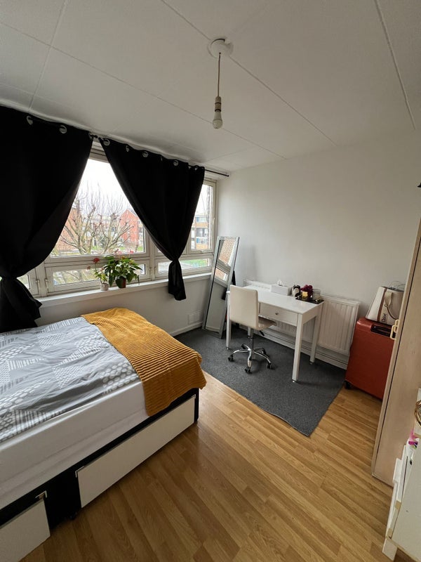 Room Rowcross Street in Greater London