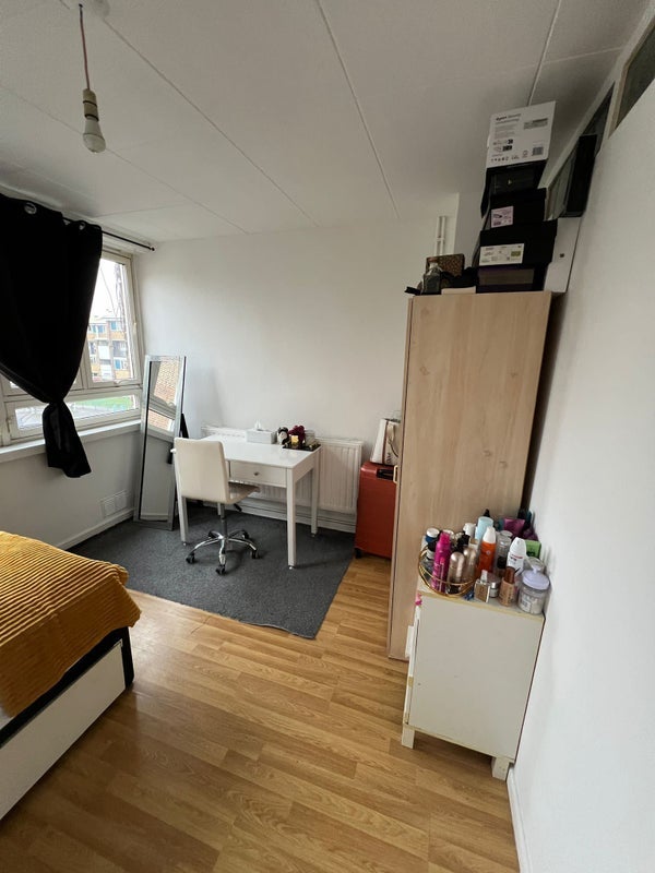 Room Rowcross Street in Greater London