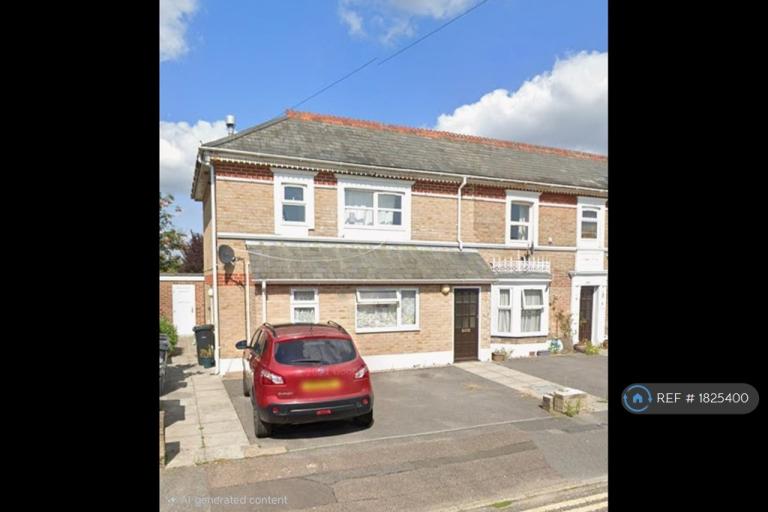 Flat Latimer Road in Bournemouth