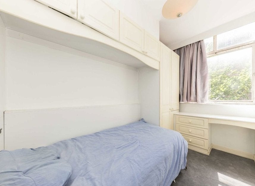 Flat Wakefield Mews in Greater London