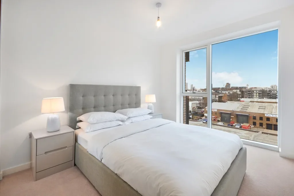Flat Thomas Road in Greater London