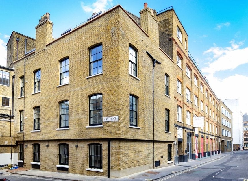 Flat Farringdon Road in Greater London