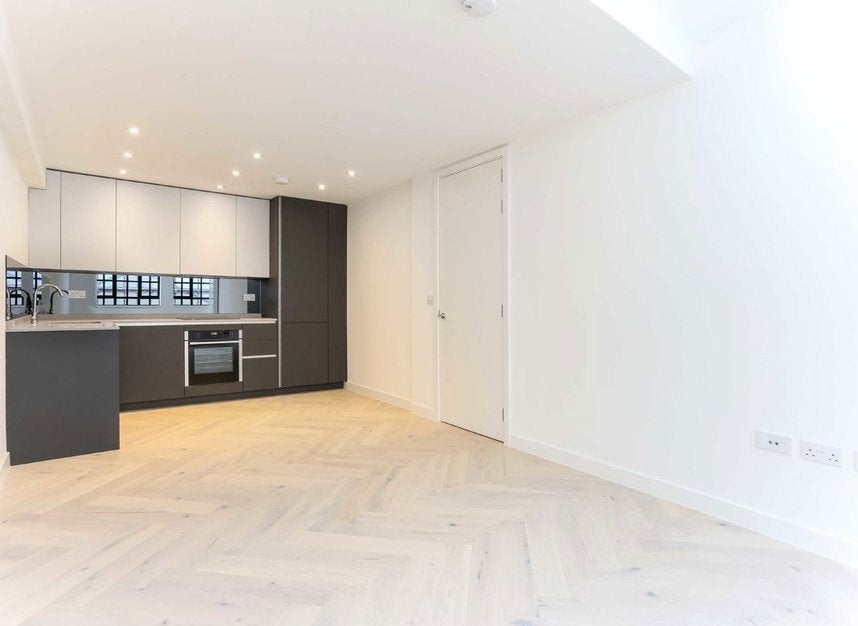 Flat Farringdon Road in Greater London