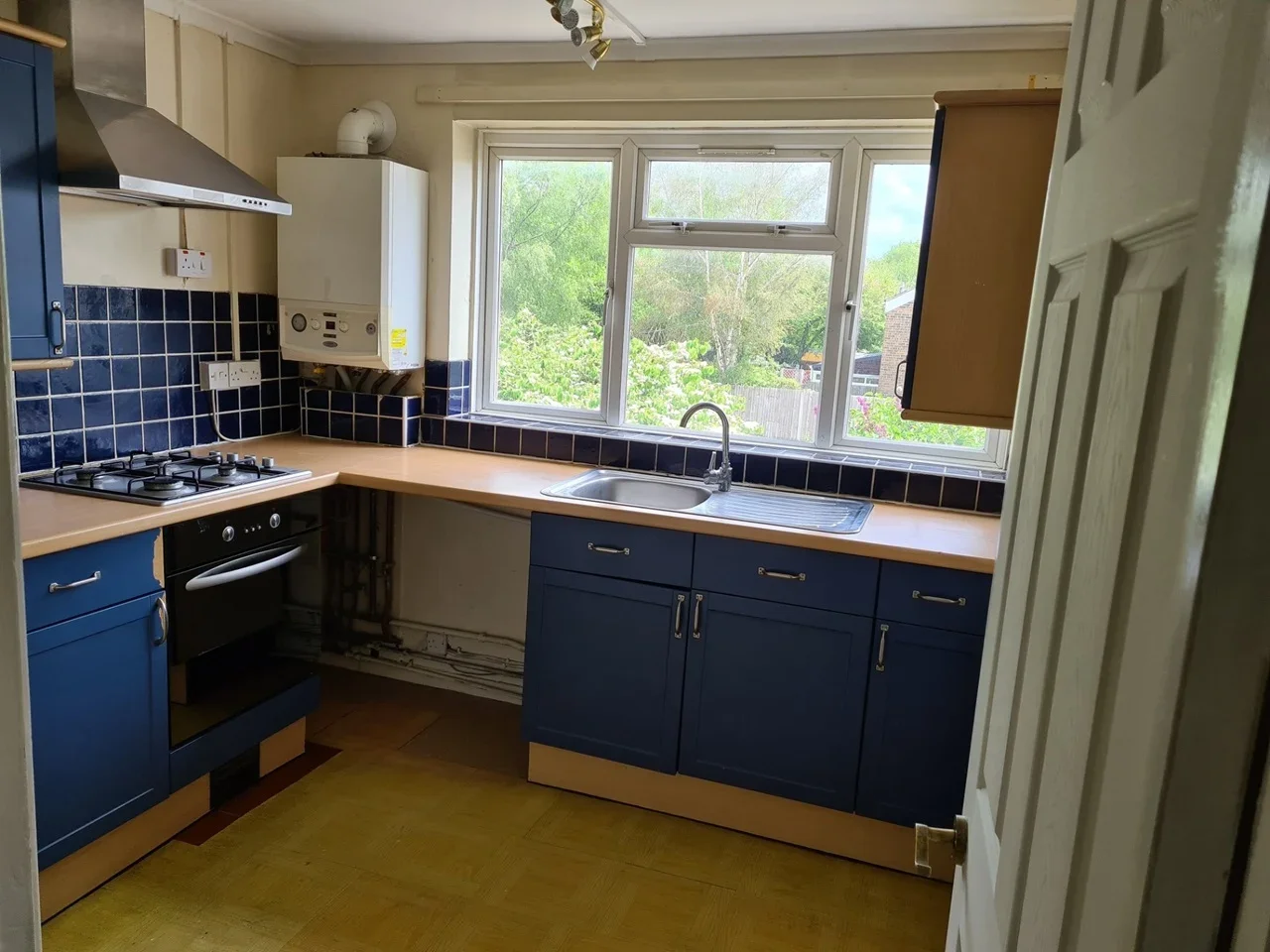 Flat Dedisham Close in Crawley