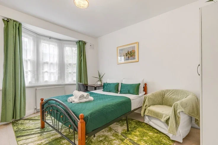 Room The Roundway in Greater London