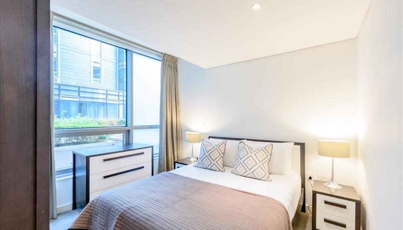 Flat Merchant Square in London