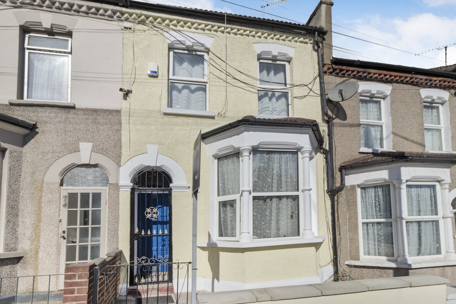 House Tewson Road in Greater London