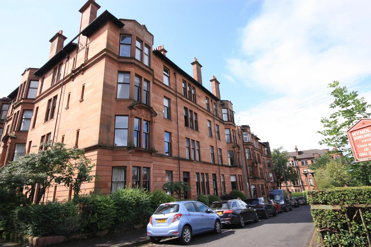 Flat Queensborough Gardens in Glasgow