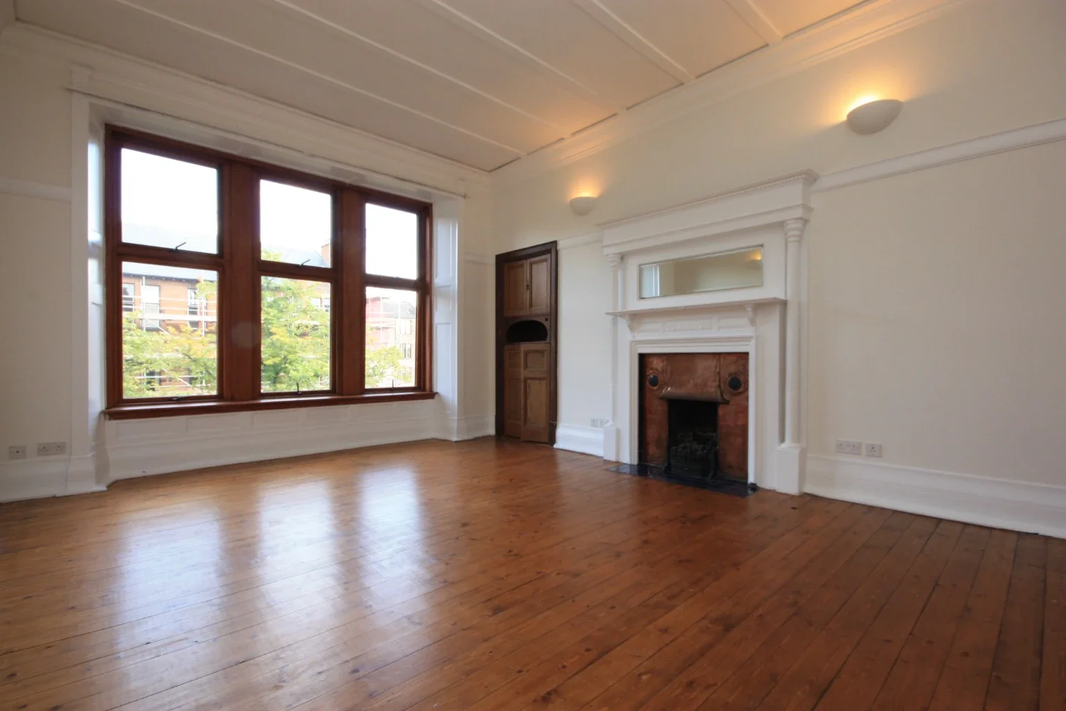 Flat Queensborough Gardens in Glasgow