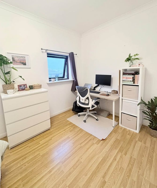 Room Plover Way in Greater London