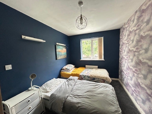 Room Caspian Road in Manchester