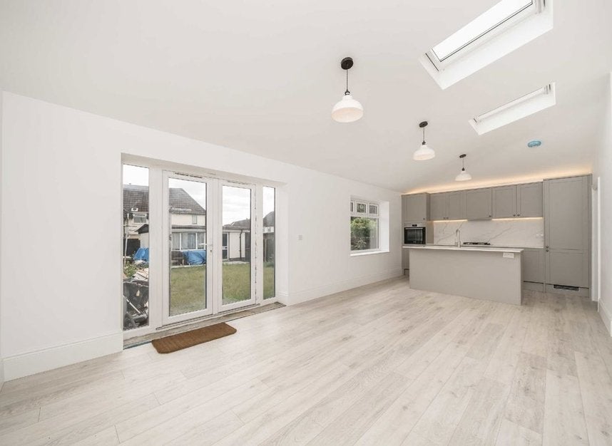 House Woodgrange Avenue in Greater London