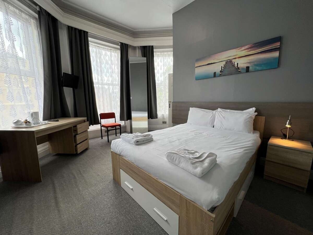 Room Priory Road in Bournemouth