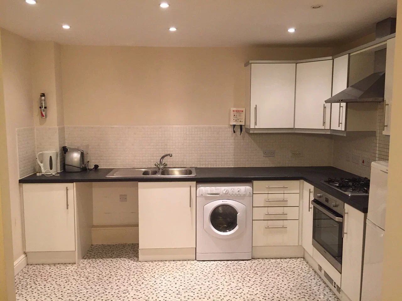 Flat Hamilton Road in High Wycombe