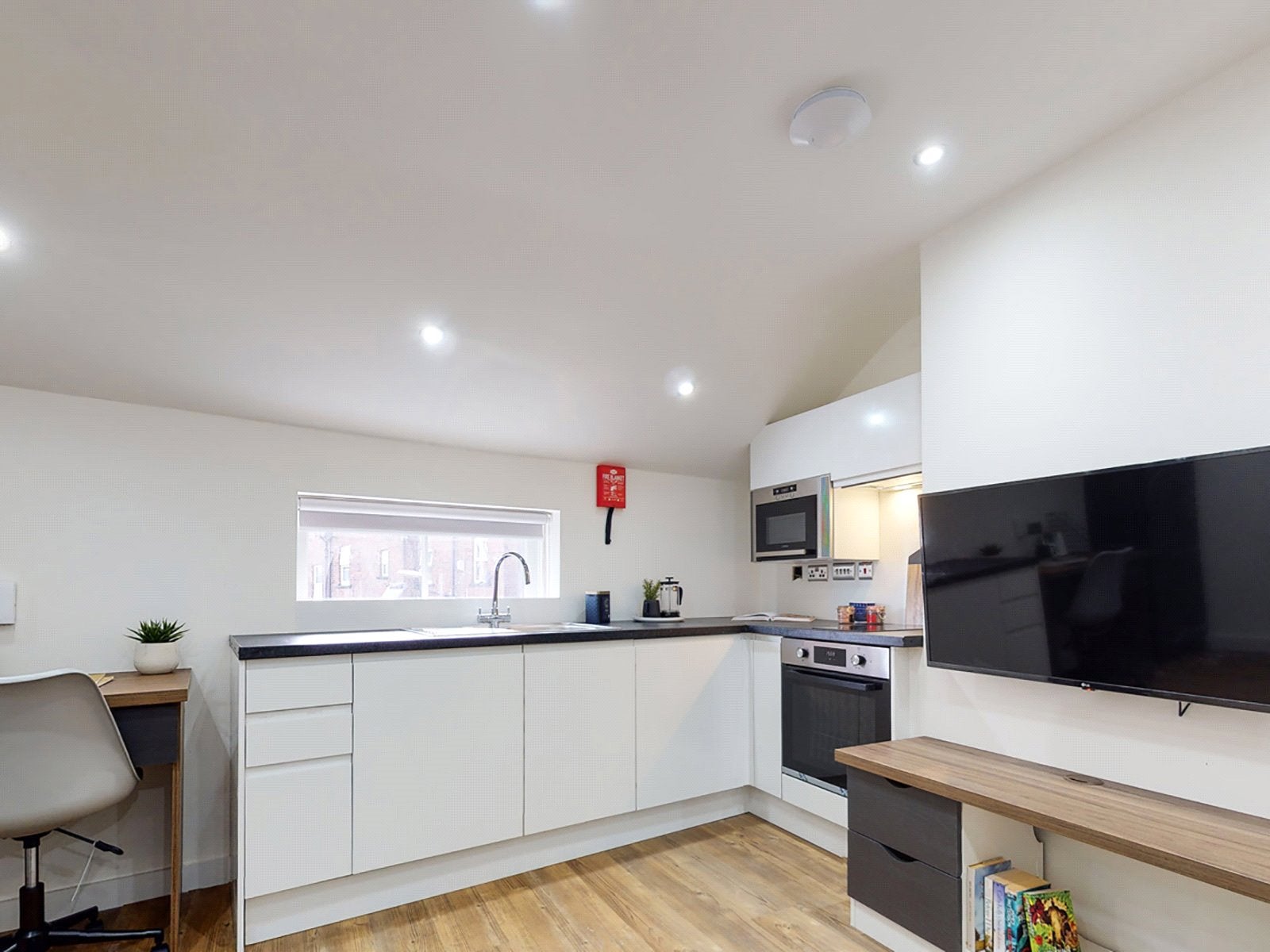 Flat Clarendon Road in Leeds