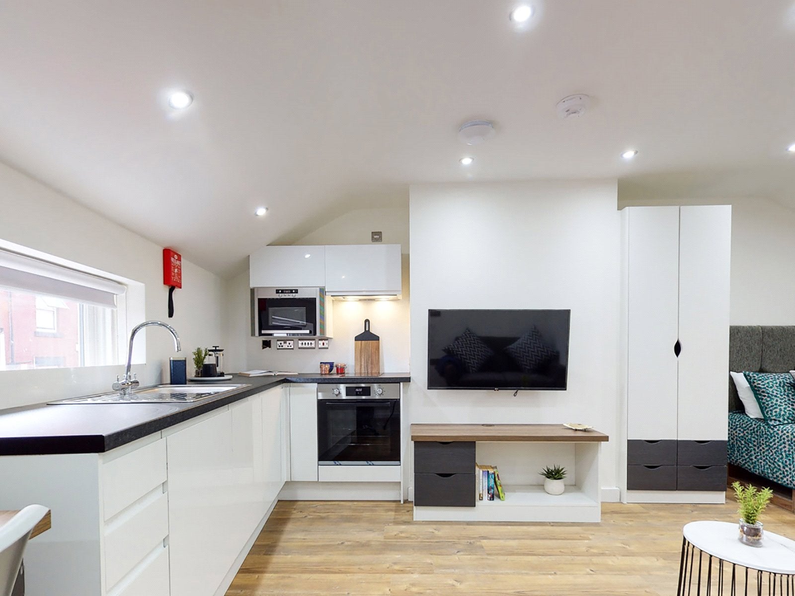 Flat Clarendon Road in Leeds