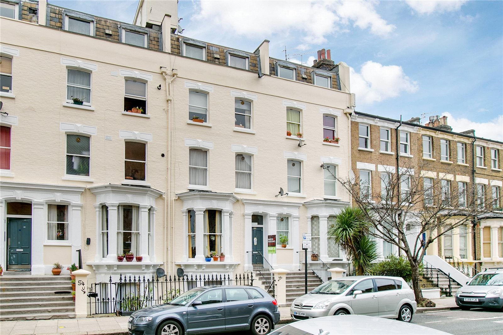 Flat Minford Gardens in Greater London