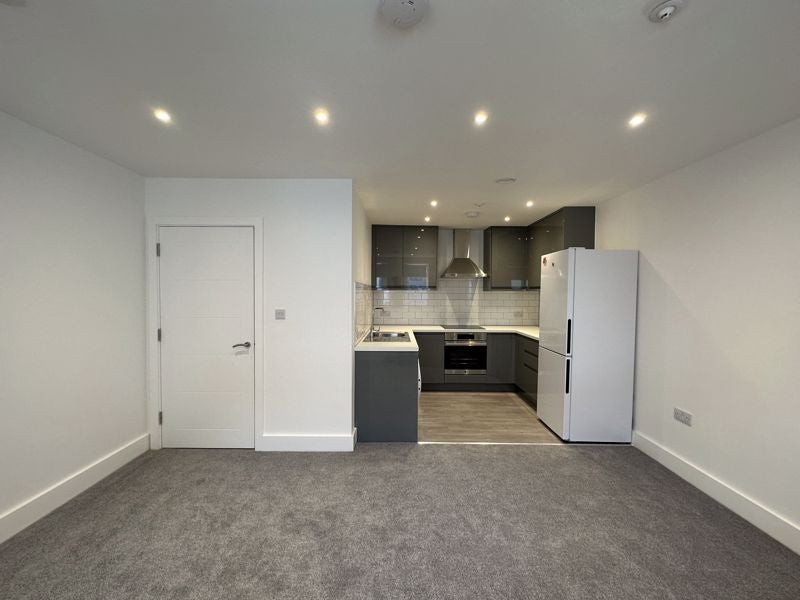 Flat Cawdor Crescent in Greater London