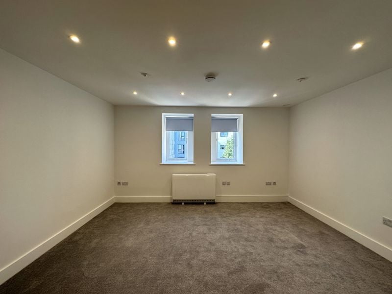 Flat Cawdor Crescent in Greater London