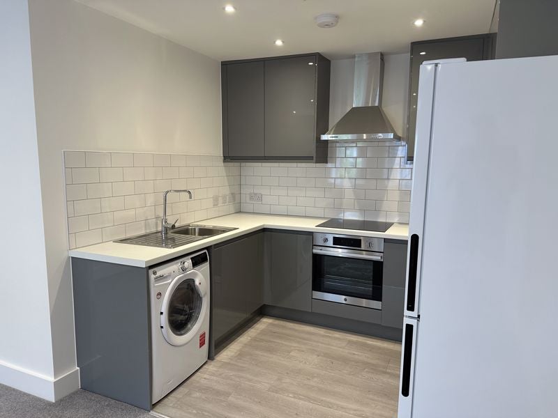 Flat Cawdor Crescent in Greater London