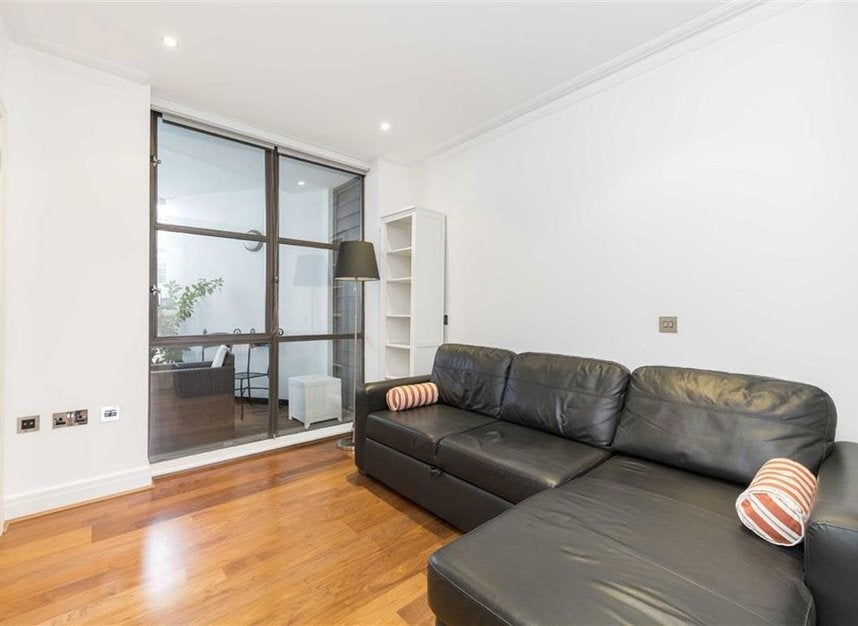 Flat Tavistock Street in City of Westminster
