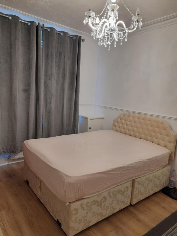 Room Orford Avenue in Warrington