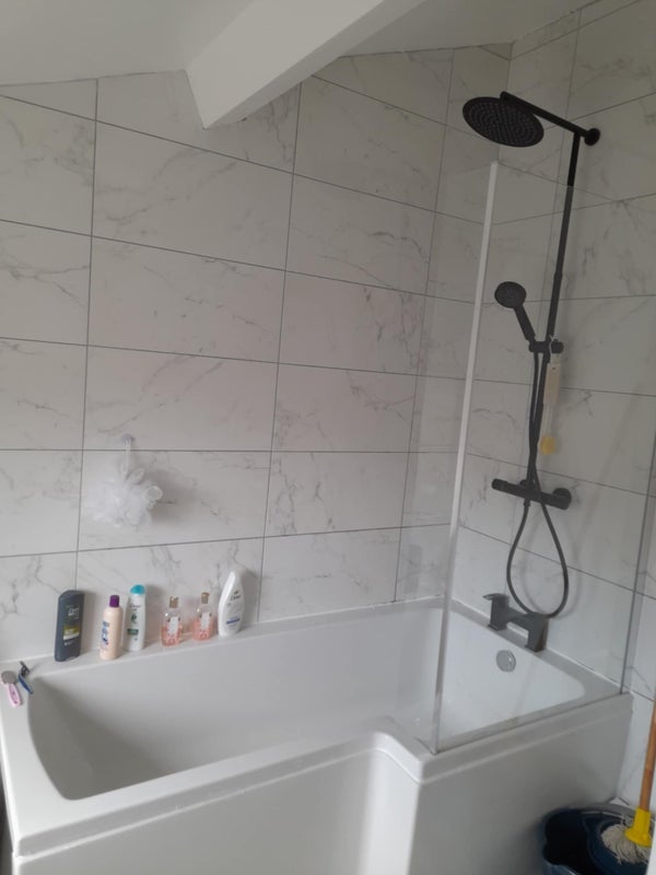 Room Orford Avenue in Warrington