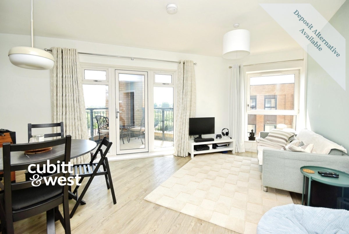 Flat Connersville Way in Greater London