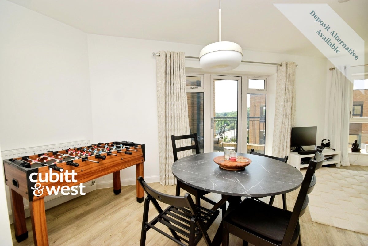 Flat Connersville Way in Greater London