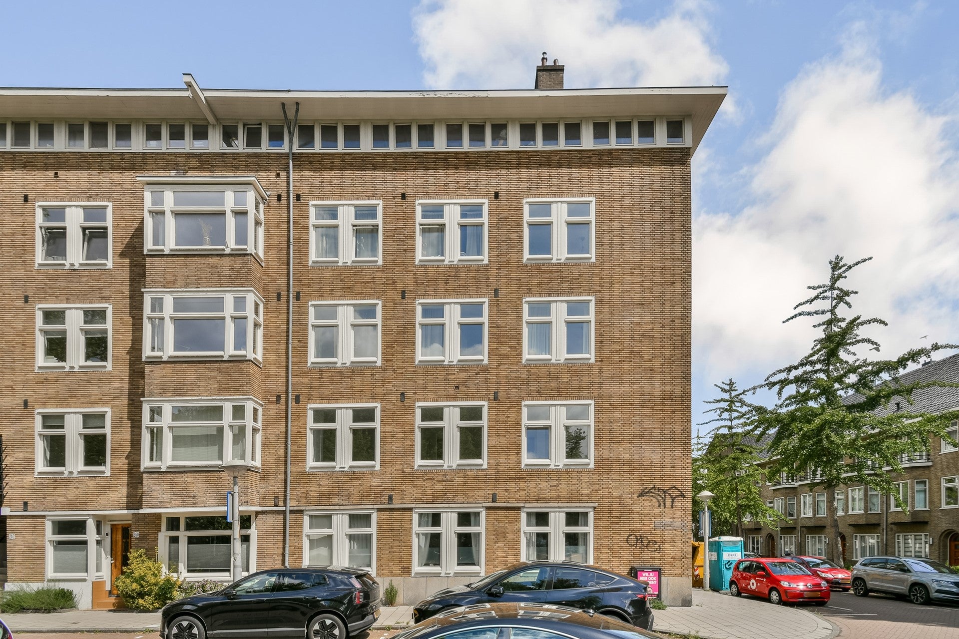 Flat Uiterwaardenstraat in Amsterdam