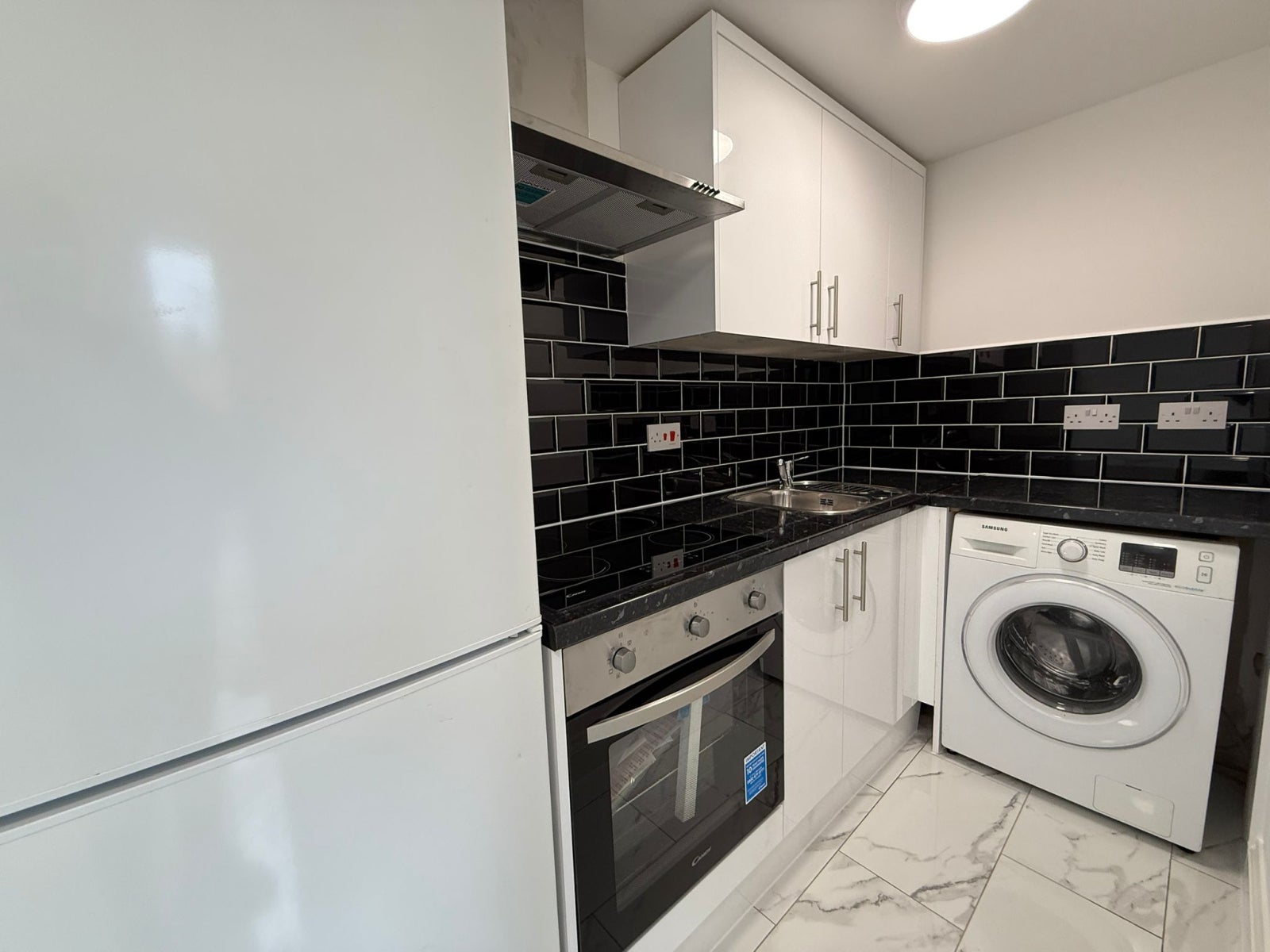 Flat Lexden Drive in Greater London