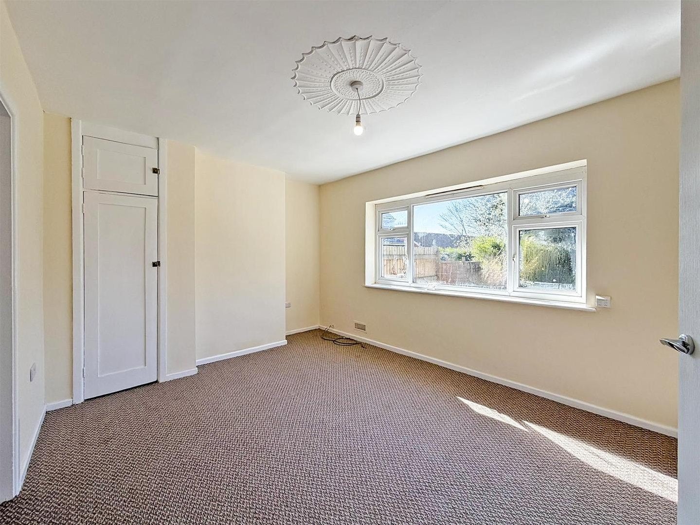 House Letchmere Close in South Staffordshire