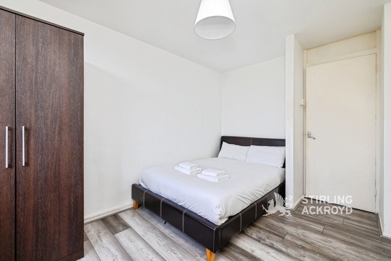 Flat Wadeson Street in Greater London