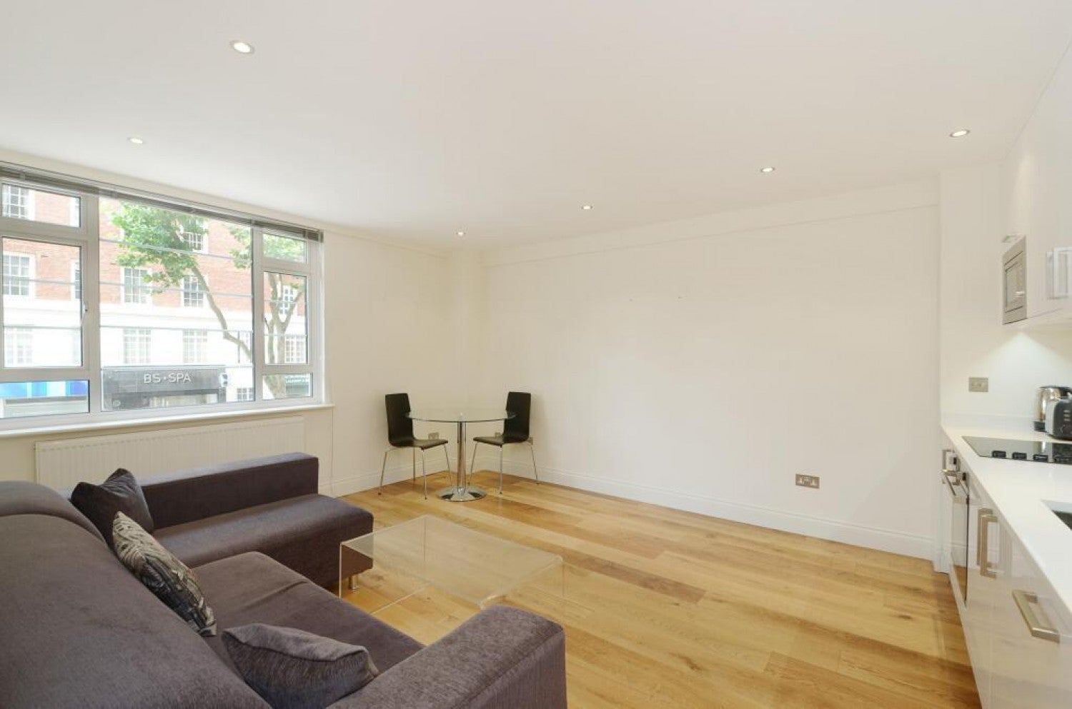 Flat Fulham Road in Greater London