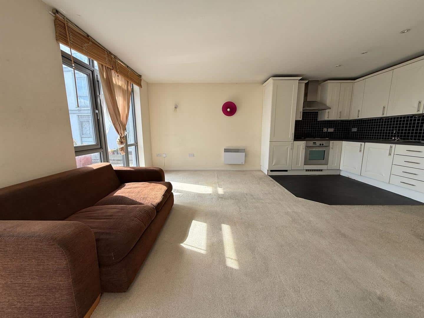 Flat Longbridge Road in Greater London