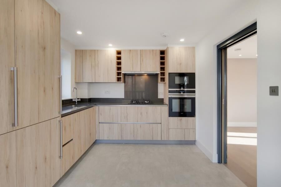 Flat Fitzjohn's Avenue in Greater London