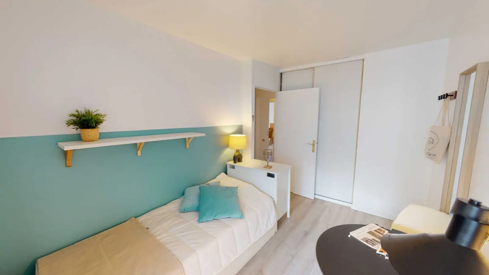 Chambre Place des Vosges à Courbevoie