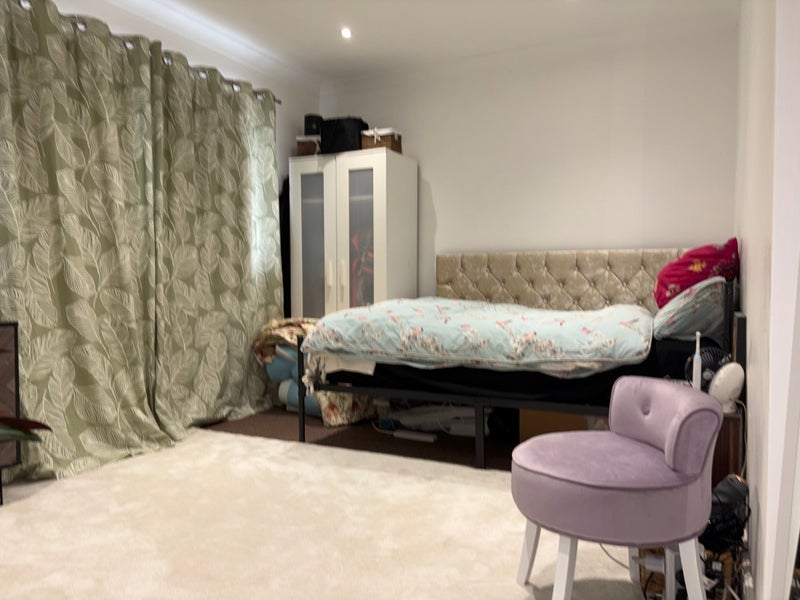 Room Harry Rowley Close in Manchester