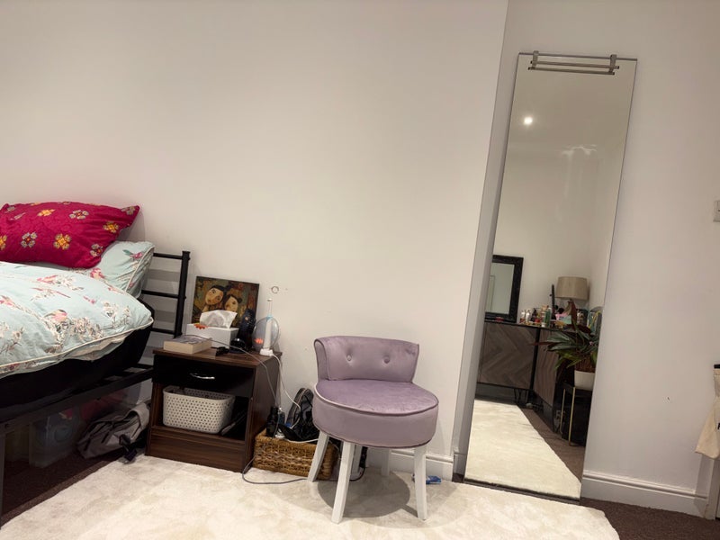 Room Harry Rowley Close in Manchester