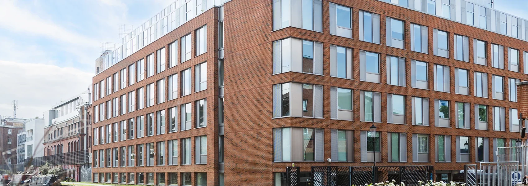 Flat Kensal Road in Greater London