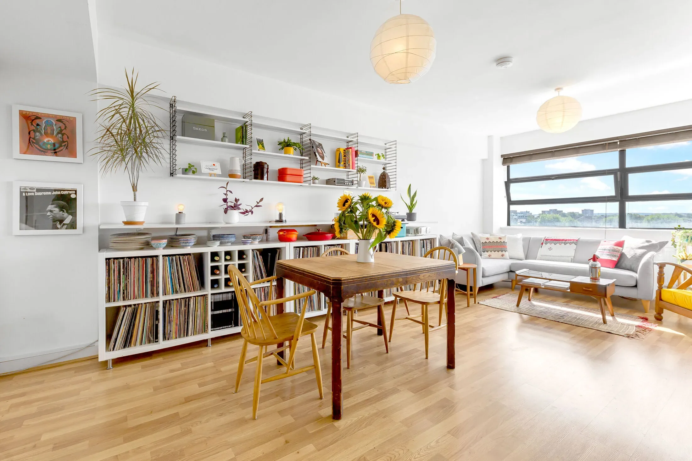 Flat Shaftesbury Road in Greater London