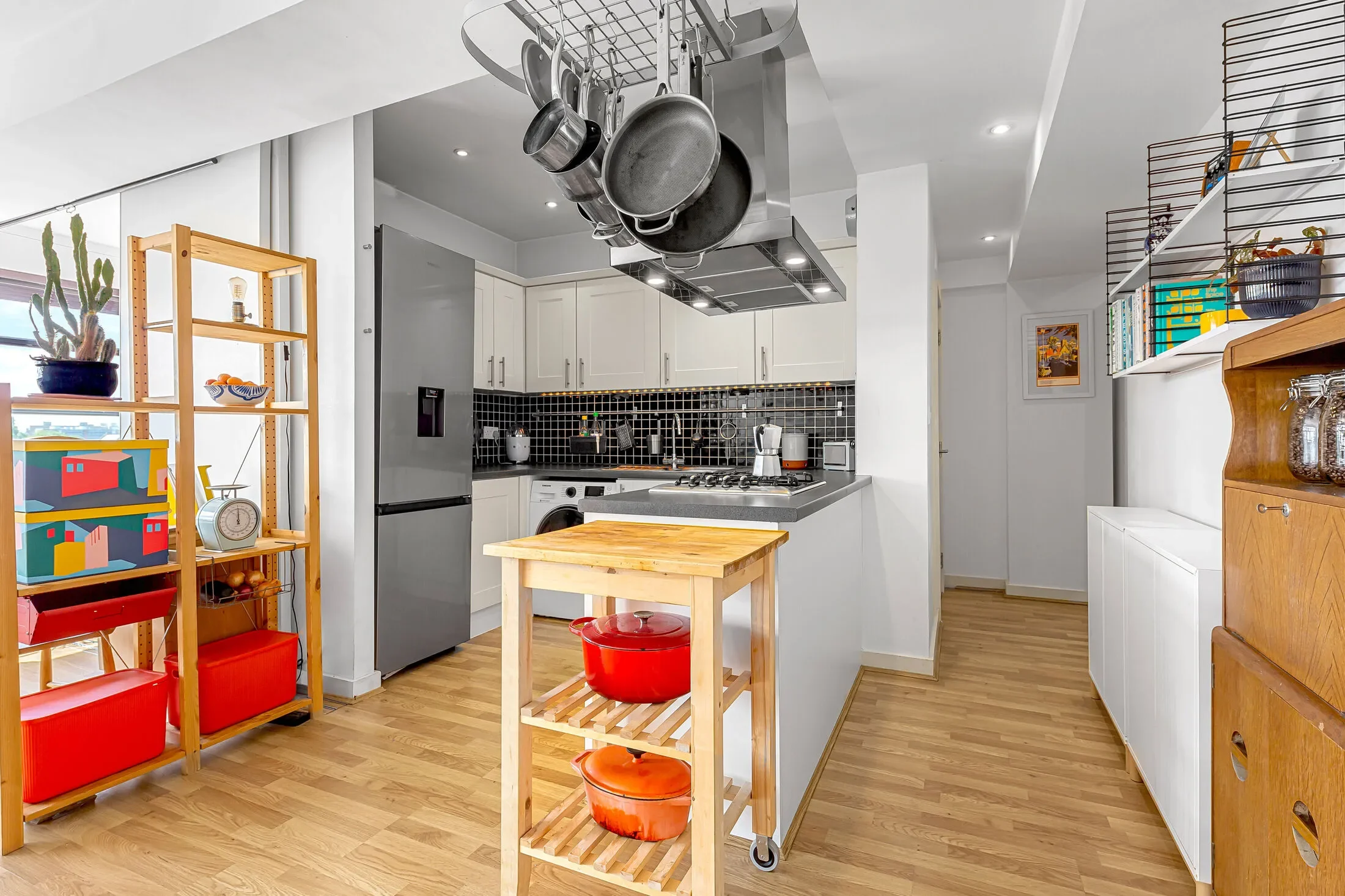 Flat Shaftesbury Road in Greater London