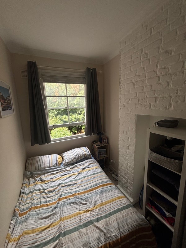 Room Kellett Road in Greater London