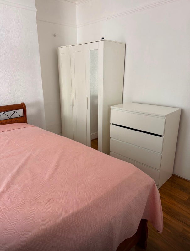 Room Argyle Road in Greater London