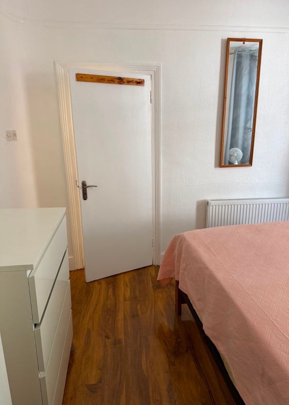 Room Argyle Road in Greater London