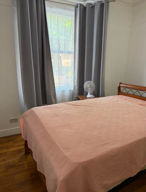 Room Argyle Road in Greater London
